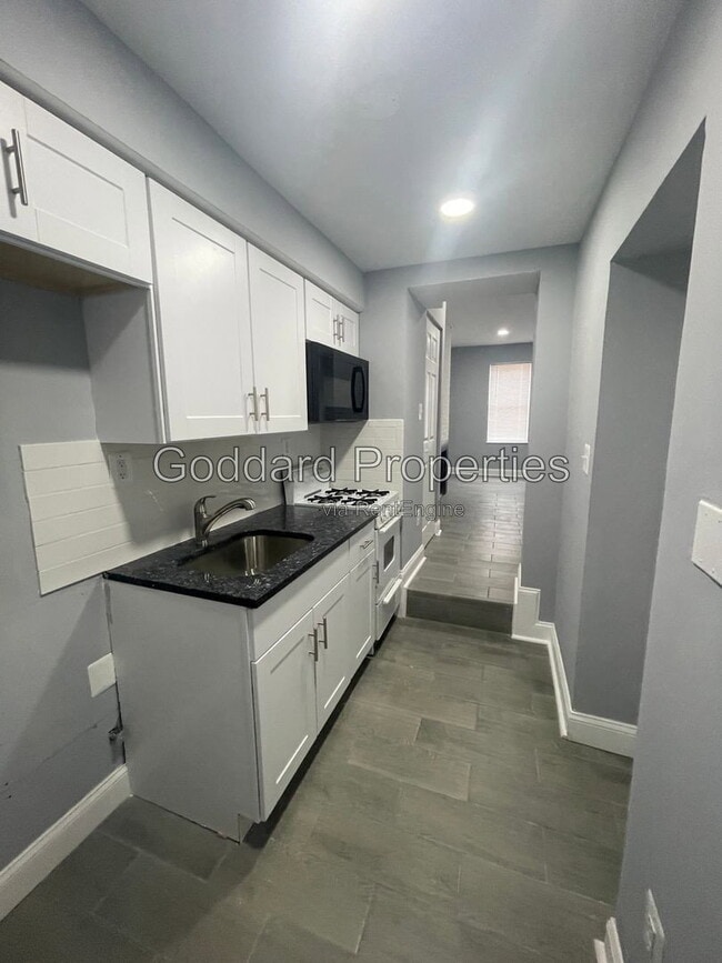 Photo - 1434 Light St Unit B
