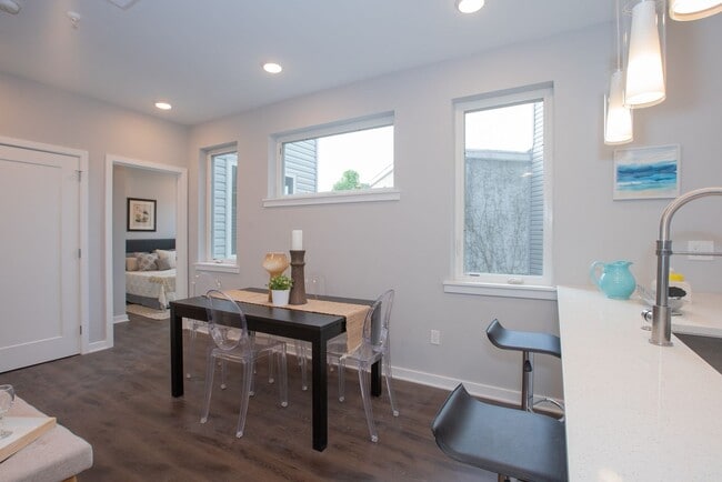 Photo - 15 Thirty Four