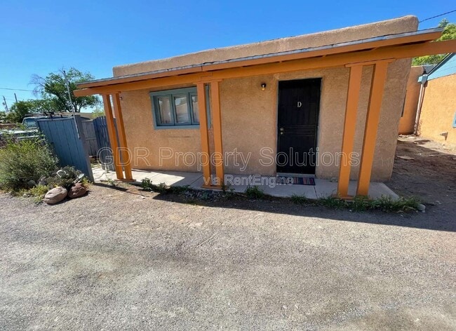 Building Photo - 300 San Pasquale Ave NW Unit D