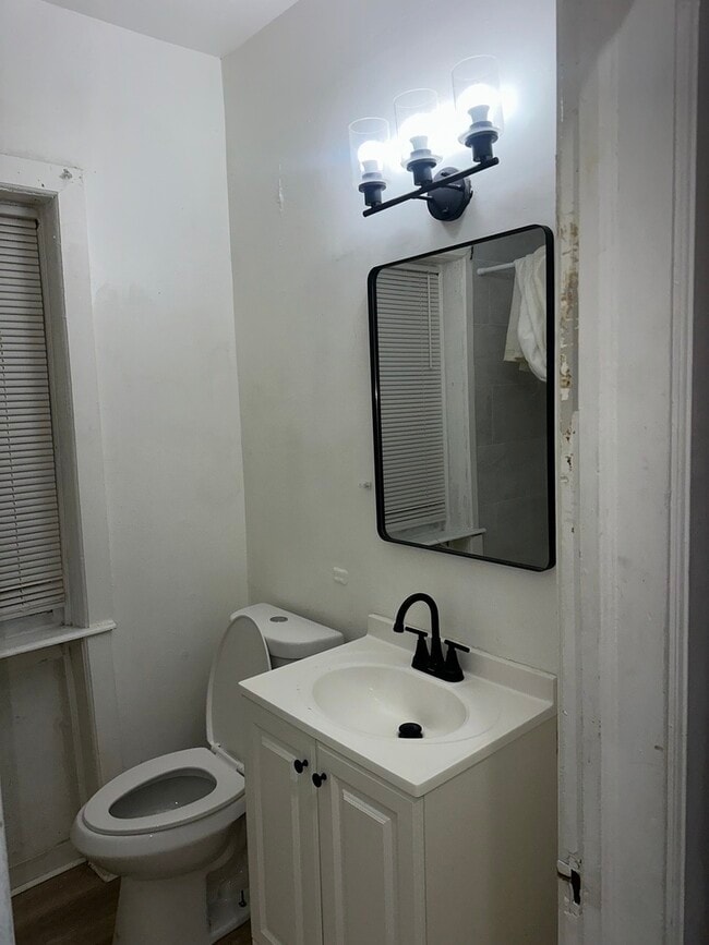 Photo - 8017 S St Lawrence Ave