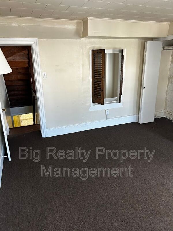 Photo - 106-B S Main St