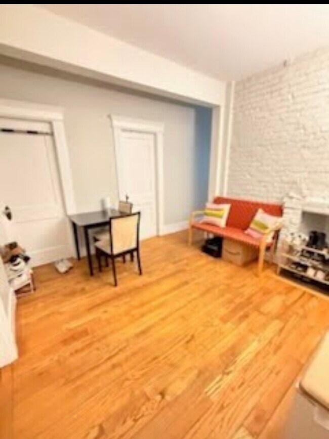 90 Kilsyth Rd Unit 1