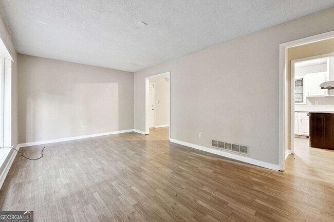 Photo - 5786 Deerfield Trail