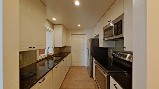 Building Photo - 25 Greentree Ln Unit 46