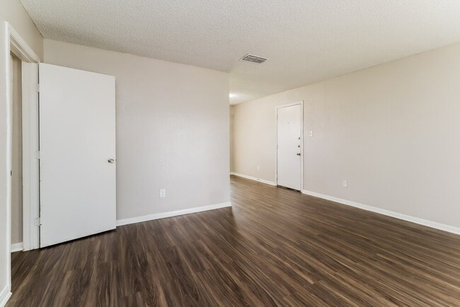 Photo - 7218 Wren Cir