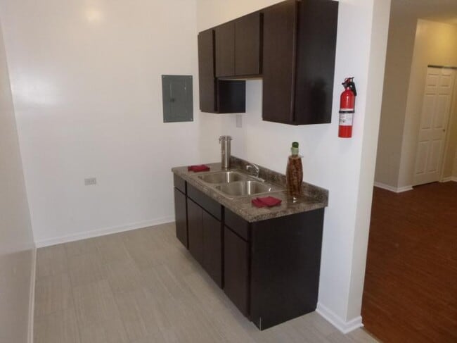 Photo - 0 bedroom in Chicago IL 60612 Unidad 206