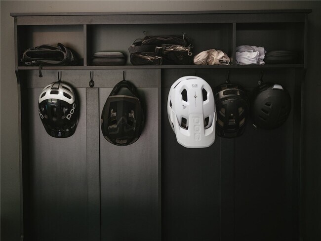 Photo - 2 Southport Ln