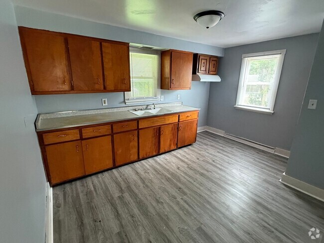 Building Photo - 142 S Wesley St Rental