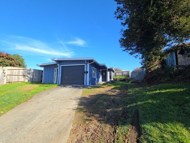 Photo - 4BR/2BA South Eureka Home!