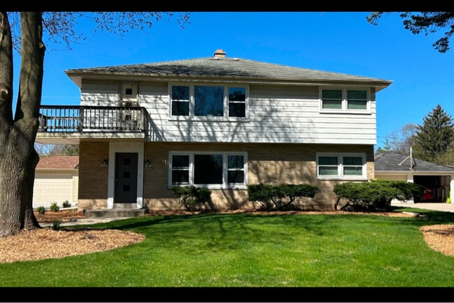 Building Photo - 1641 N 116th St Rental