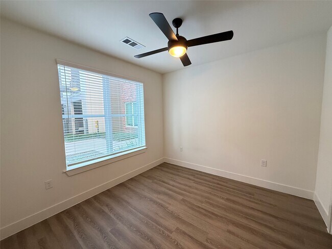 Photo - 2520 Washington Ave