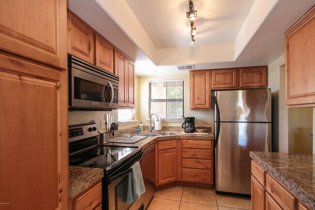 6651 N Campbell Ave Unit 108