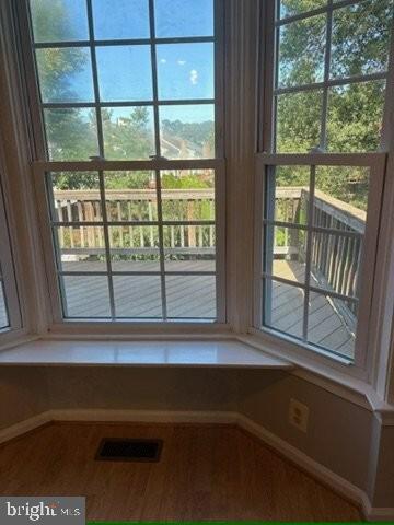 Photo - 5142 Woodford Dr