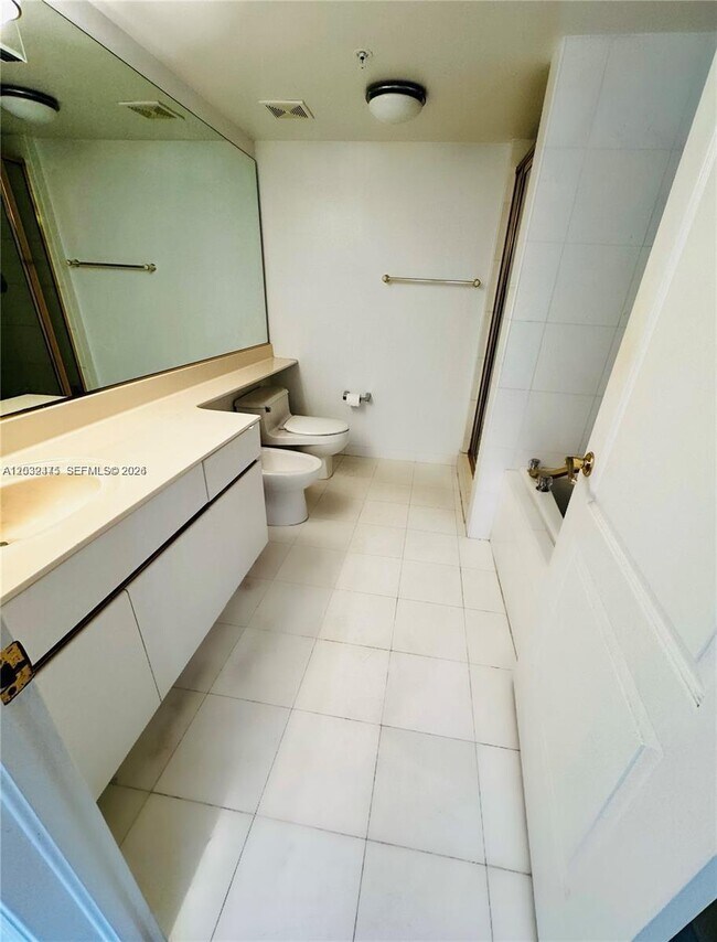 Photo - 1900 Sunset Harbour Dr Unit 815