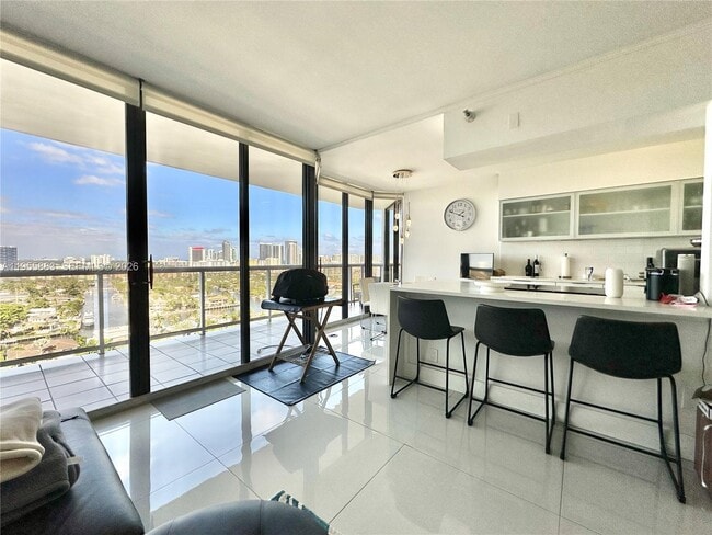 Photo - 3640 Yacht Club Dr Unit 1903