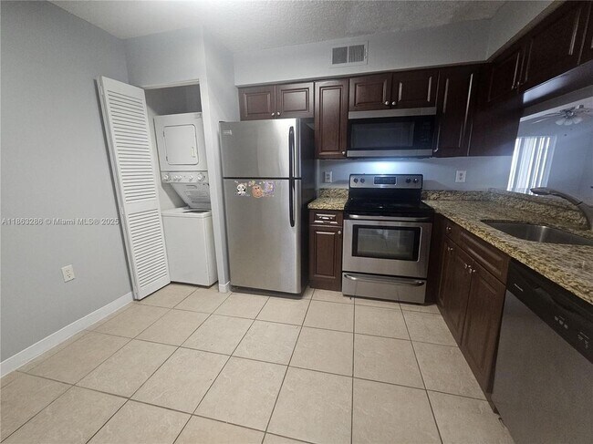 8106 Glenmoor Dr Unit 8106