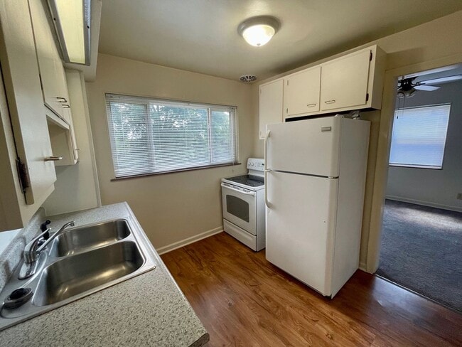 Photo - 3110 Grand Ave Unit West