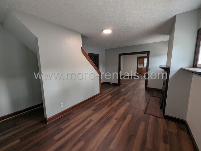 Photo - 392 Collingwood Ave