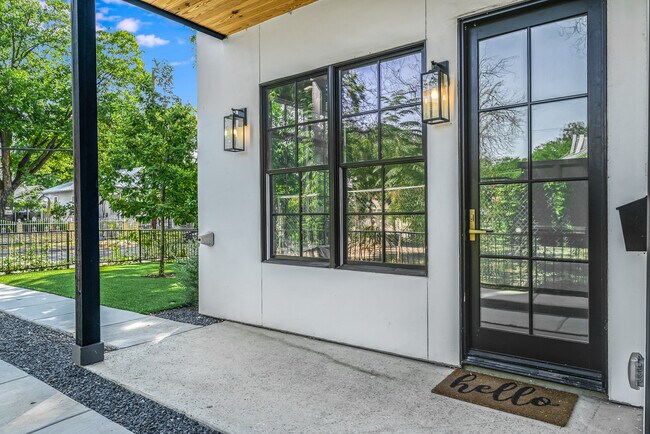 Photo - 310 Lavaca St