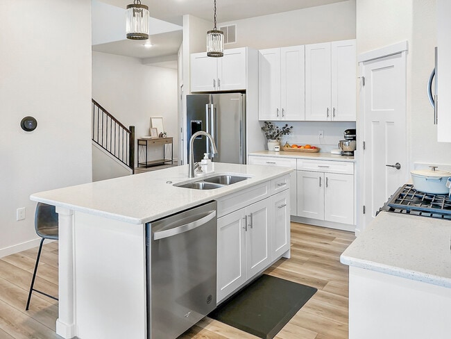 Building Photo - 5707 Villa Lorenzo Dr Rental