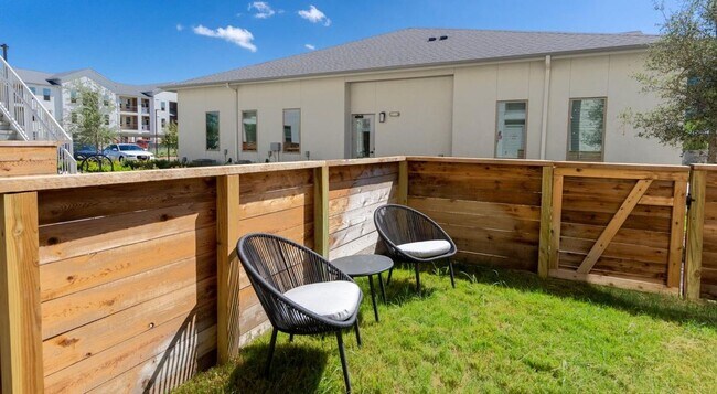 Photo - 348 Main St Unidad #7204