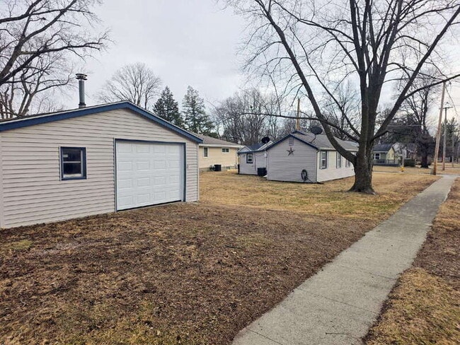 Photo - 1526 Rapids St