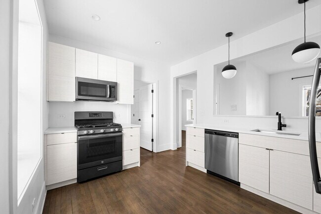 Photo - 3752 W Roscoe St Unit 2E