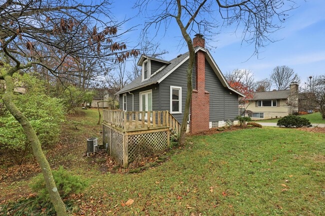 Photo - 557 E Weisheimer Rd