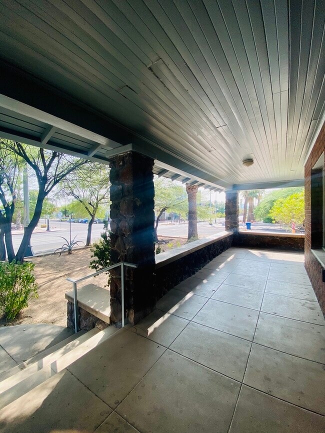 Photo - For Rent Unit 4