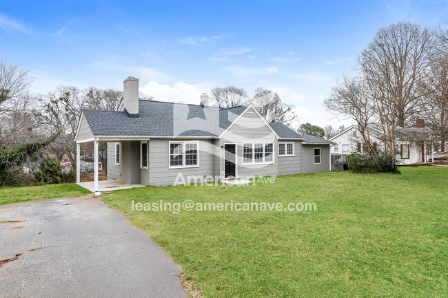 Building Photo - 565 Alamo St