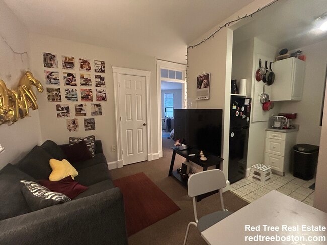 Building Photo - 822 Beacon St Unit 1E