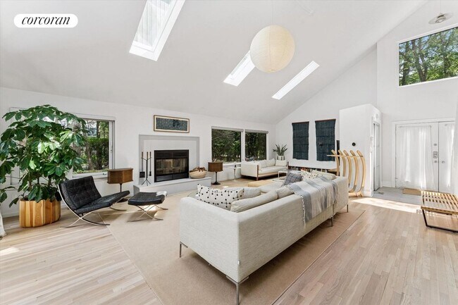 Photo - 24 Quogue Riverhead Rd