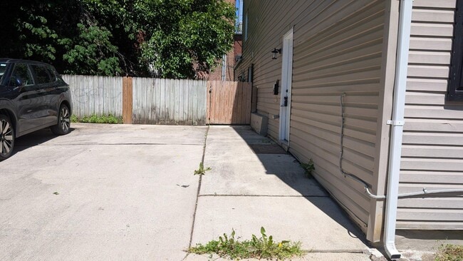Photo - 270 Calder St