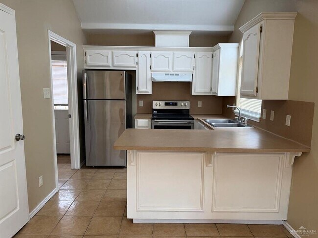 Photo - 7 La Mancha Dr Unit 1