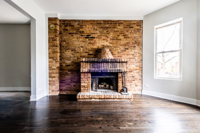 Photo - 1435 N Washtenaw Ave Unidad 1