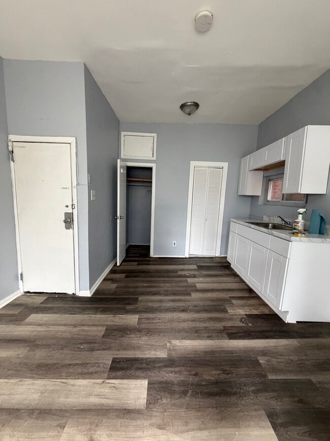 Building Photo - 22 Beacon Ave Unit 4