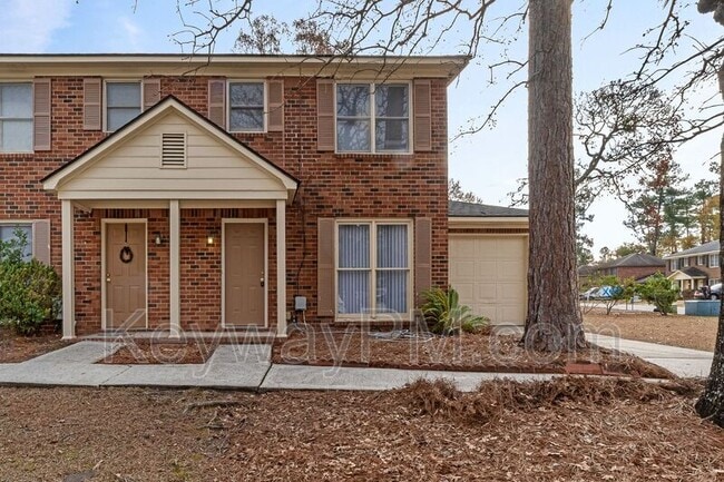 Building Photo - 2320 Greengate Dr