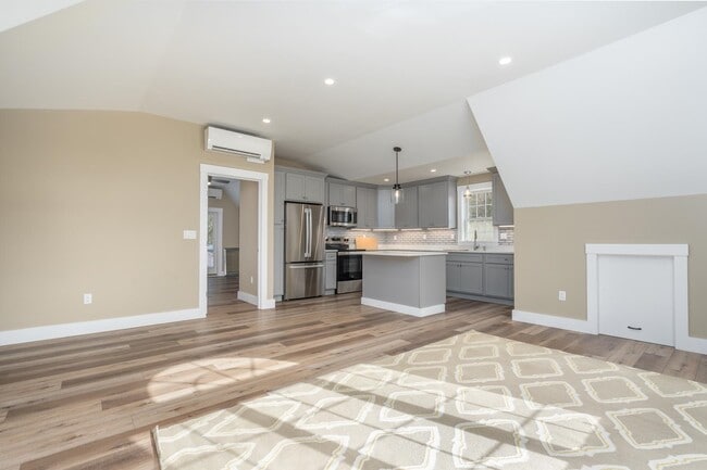 Photo - 115 Great Pine Cir Unit B