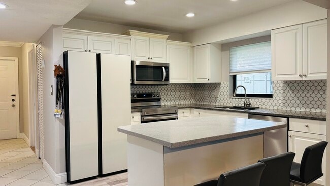 Building Photo - 9521 Boca Cove Cir Unit 505