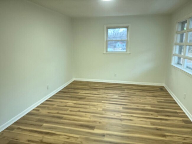 Photo - 261 oak circle