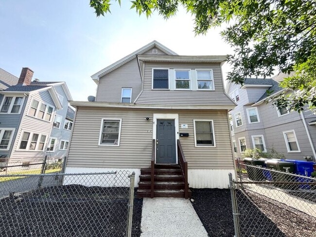 Building Photo - 216 Oak Grove Ave Rental