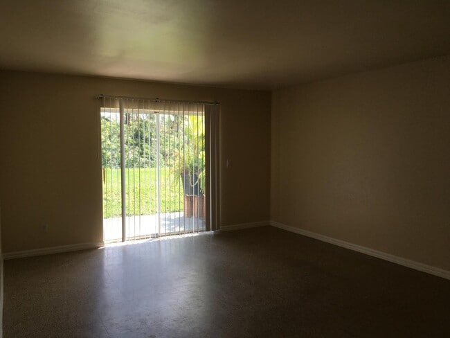 Photo - Duplex 3/2 w/ Garage Unidad 2805 Hightower Ave S