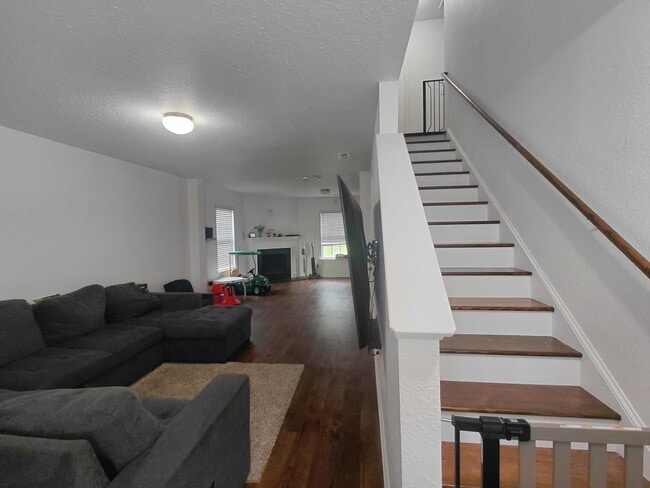 Photo - 836 Chariot Way