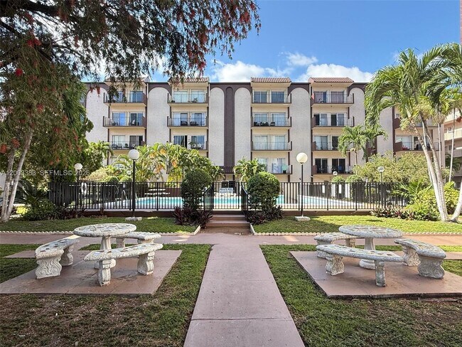 Photo - 1950 W 54th St Unit 115