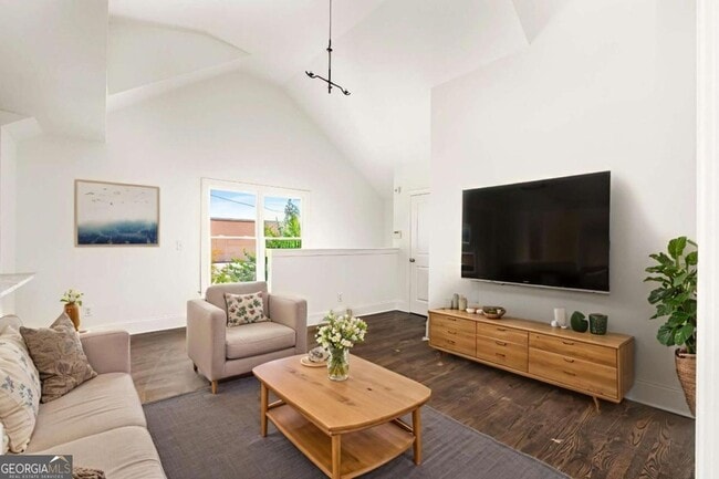 Photo - 94 Lucy St SE Unidad A