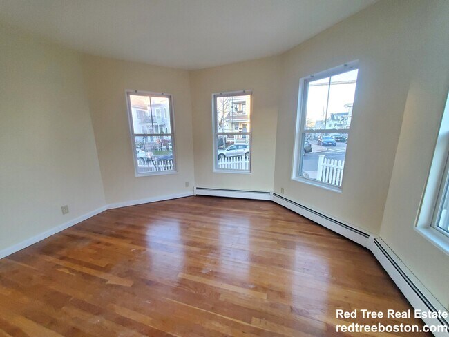 Photo - 71 Winchester St Unit 1