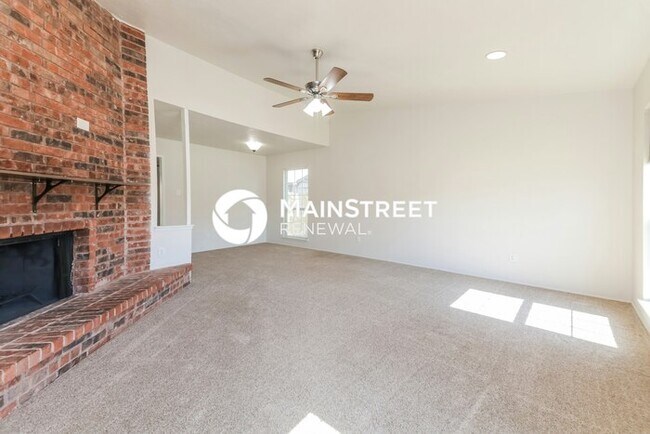 Photo - 3 Bedroom Pet-Friendly Home in PLANO, TX with Main Street Renewal