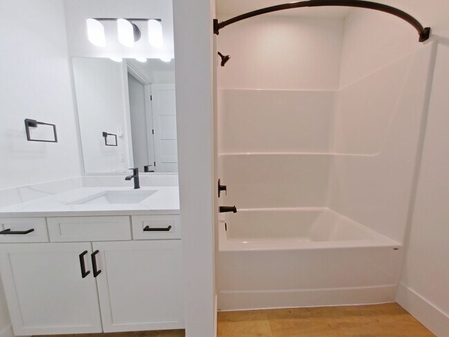 Photo - The Amber-2 Unidad 770 East 15th Alley