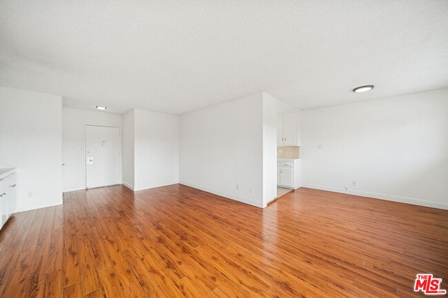 Photo - 1050 S Wooster St Unit 3