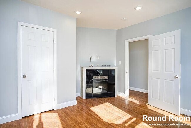 Photo - 28 Moreland St Unit #1